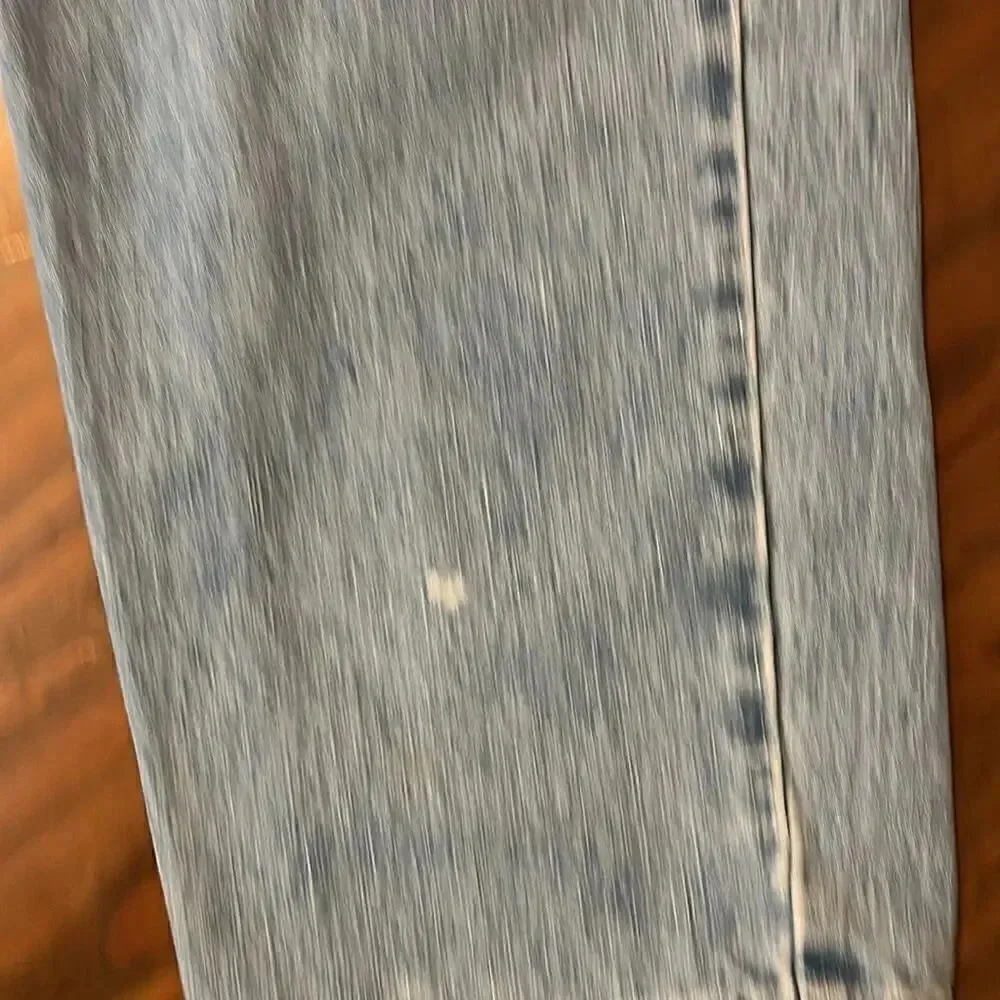Levi’s relaxed fit 550 jeans 40 x 32. Well loved.